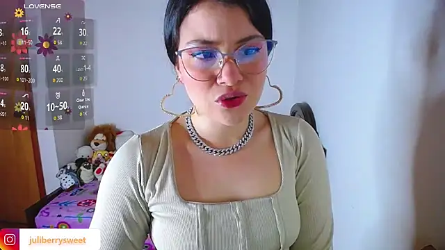 juli05star20 online show from October 21, 2025, 3:17 am