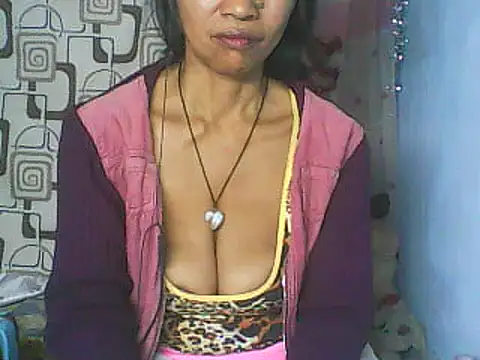 Snapshot of nene_belle chatting on July 17, 2026, 6:38 pm nene belle online show from July 17, 2026, 6:38 pm