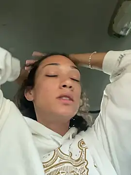 starrynikki online show from May 26, 2026, 2:04 pm