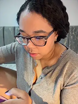 Snapshot of XMara chatting on April 23, 2026, 3:02 pm XMara online show from April 23, 2026, 3:02 pm