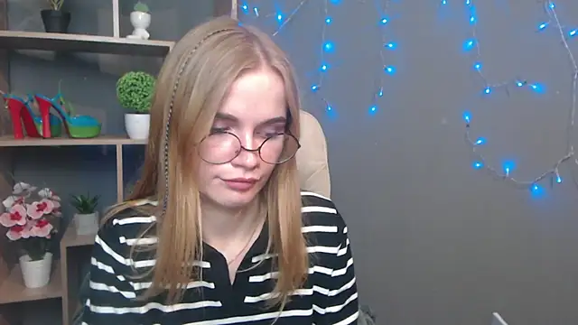 MargaritaKiss online show from November 9, 2025, 8:24 pm