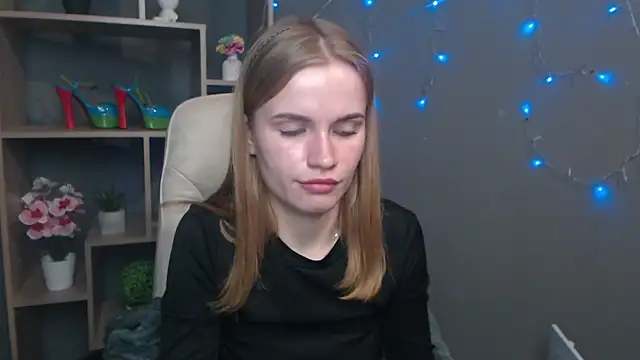 MargaritaKiss online show from November 14, 2025, 8:23 pm