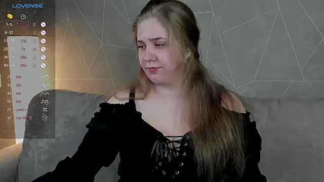 Snapshot of Megan_Violer chatting on January 29, 2025, 6:39 pm Megan Violer online show from January 29, 2025, 6:39 pm