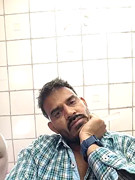 Snapshot of absoluteright chatting on December 18, 2024, 10:30 am absoluteright online show from December 18, 2024, 10:30 am