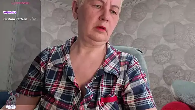 NicoleOlla online show from April 1, 2026, 4:14 am