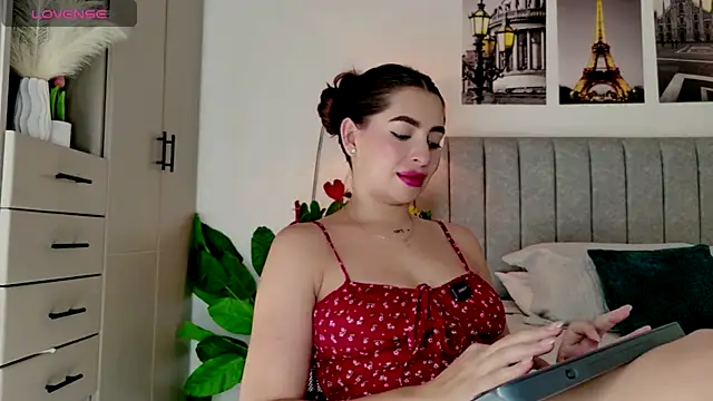 caralella online show from April 12, 2026, 8:45 pm