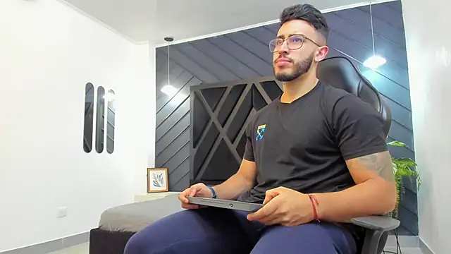 Liam Kleiin online show from November 3, 2025, 11:14 am