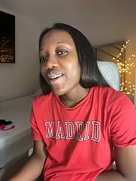 kellya  online show from February 3, 2026, 11:43 pm