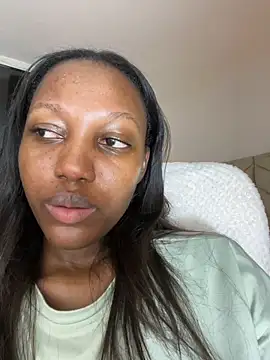 kellya  online show from December 18, 2025, 11:52 pm