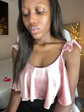 kellya  online show from February 15, 2026, 10:09 pm