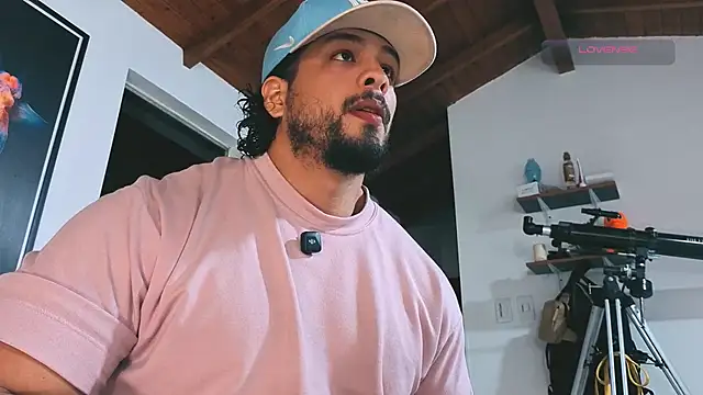 Snapshot of SilvaBranko chatting on February 24, 2026, 1:28 am SilvaBranko online show from February 24, 2026, 1:28 am