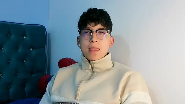  Thomas hot  online show from February 25, 2026, 2:12 am