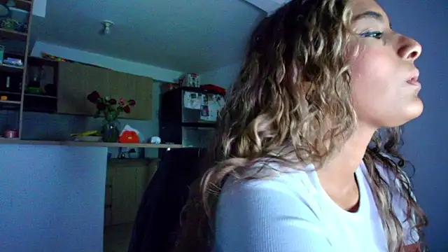 Snapshot of megan_collins96 chatting on February 3, 2026, 11:21 pm megan collins96 online show from February 3, 2026, 11:21 pm