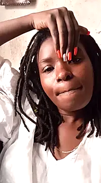 lauraporsi online show from February 18, 2025, 1:11 pm