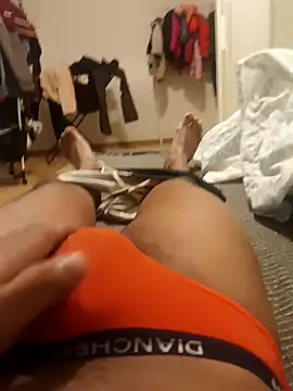 maleesa online show from November 23, 2025, 2:21 am