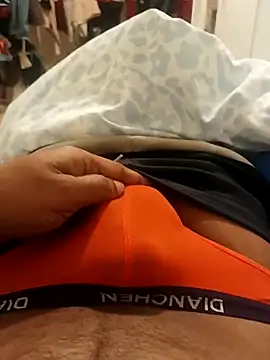 maleesa online show from November 8, 2025, 1:42 am