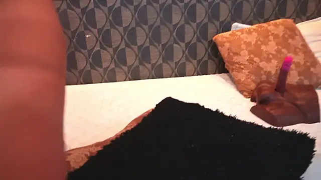 SharomRoss online show from February 20, 2026, 7:27 pm