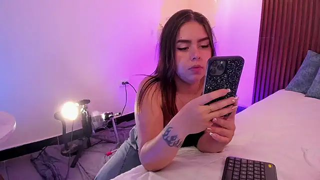 Snapshot of ArianaBaker chatting on February 1, 2026, 5:55 pm ArianaBaker online show from February 1, 2026, 5:55 pm