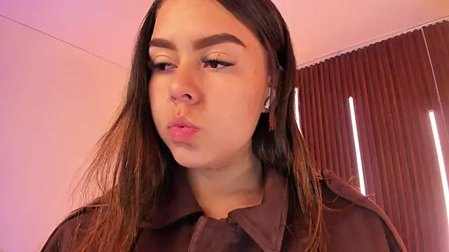 ArianaBaker online show from April 9, 2026, 12:33 pm