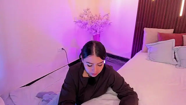 Snapshot of ArianaBaker chatting on February 24, 2026, 1:56 pm ArianaBaker online show from February 24, 2026, 1:56 pm