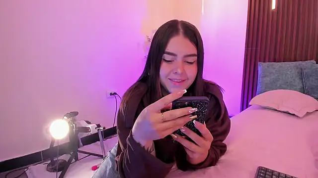 Snapshot of ArianaBaker chatting on February 6, 2026, 1:40 pm ArianaBaker online show from February 6, 2026, 1:40 pm