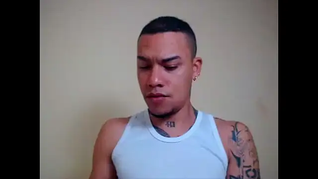 Snapshot of Osiiriis chatting on February 8, 2025, 6:33 am Osiiriis online show from February 8, 2025, 6:33 am