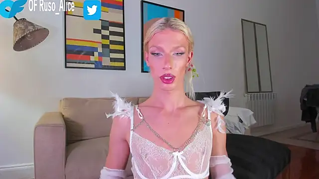 Snapshot of AliceSnowCatt chatting on January 19, 2025, 2:57 am AliceSnowCatt online show from January 19, 2025, 2:57 am