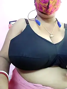 Snapshot of Kayra_34 chatting on October 17, 2025, 6:17 am Kayra 34 online show from October 17, 2025, 6:17 am