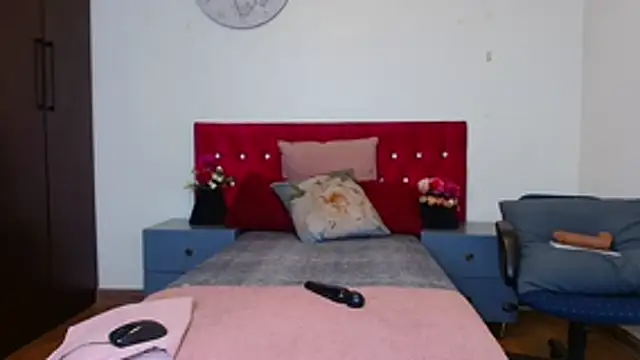 VeryGoodBadGirl1 online show from July 14, 2026, 9:32 pm