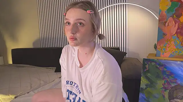 ELLIEJAY online show from April 23, 2026, 5:36 am