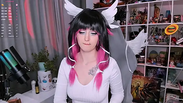 Snapshot of ohclementine chatting on February 18, 2026, 2:46 pm ohclementine online show from February 18, 2026, 2:46 pm