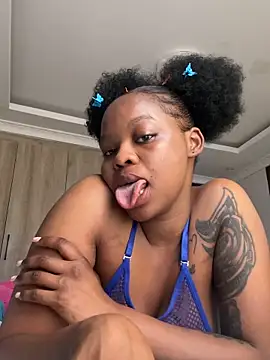 SexxyLunar online show from November 13, 2025, 6:39 am