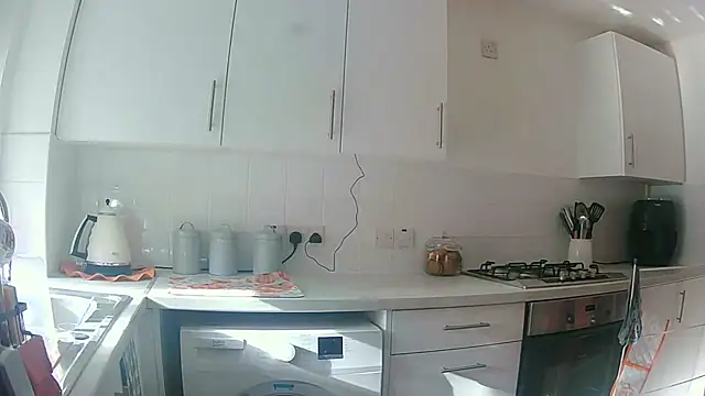 magical mia online show from November 2, 2025, 12:10 pm