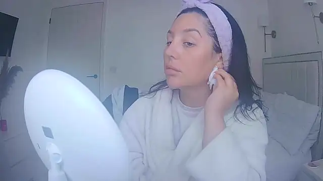 Snapshot of magical_mia chatting on May 12, 2026, 9:48 am magical mia online show from May 12, 2026, 9:48 am