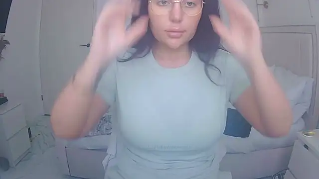 Snapshot of magical_mia chatting on April 27, 2026, 10:13 am magical mia online show from April 27, 2026, 10:13 am