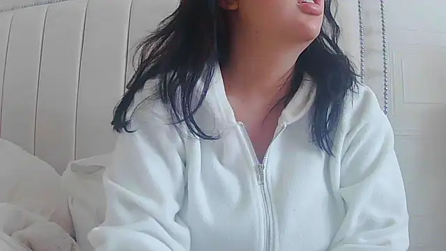 magical mia online show from November 17, 2025, 9:13 am