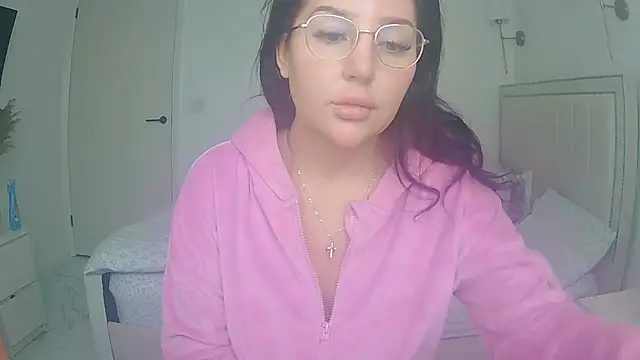 Snapshot of magical_mia chatting on May 20, 2026, 7:38 am magical mia online show from May 20, 2026, 7:38 am