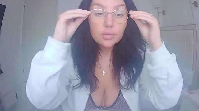 Snapshot of magical_mia chatting on April 21, 2026, 10:22 am magical mia online show from April 21, 2026, 10:22 am