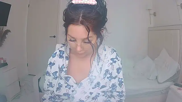 Snapshot of magical_mia chatting on May 5, 2026, 10:29 am magical mia online show from May 5, 2026, 10:29 am