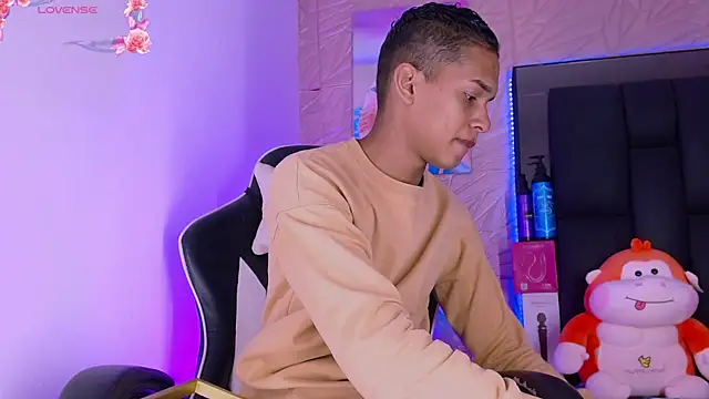 dilan alfonzo online show from April 17, 2026, 4:04 am