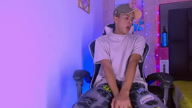 Snapshot of dilan_alfonzo chatting on November 7, 2025, 7:40 pm dilan alfonzo online show from November 7, 2025, 7:40 pm