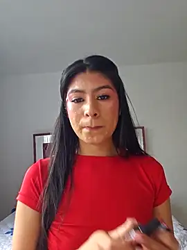 Snapshot of LissaWiild chatting on April 28, 2026, 8:02 pm LissaWiild online show from April 28, 2026, 8:02 pm