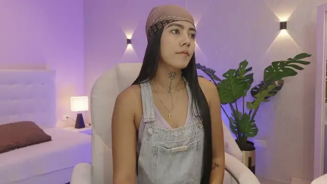 miagomezweb1 online show from November 29, 2025, 1:22 pm