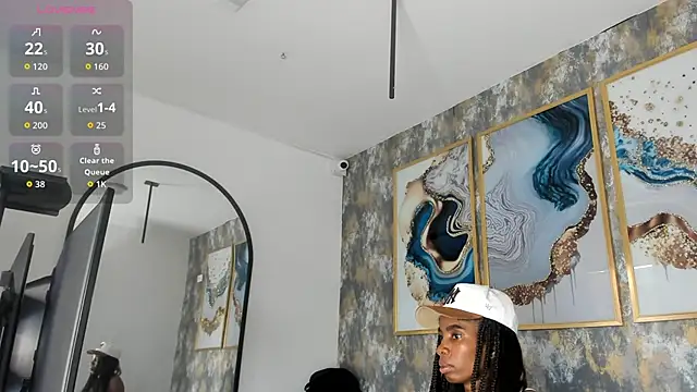 MonicaSchwartz online show from October 31, 2025, 6:04 pm