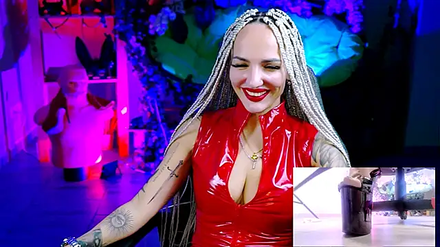 MonicaMaxwel online show from November 14, 2025, 10:52 am