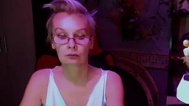 HelgaHimmell online show from March 22, 2026, 7:59 pm