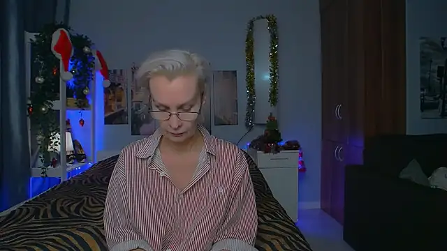 Snapshot of HelgaHimmell chatting on January 7, 2025, 11:14 pm HelgaHimmell online show from January 7, 2025, 11:14 pm