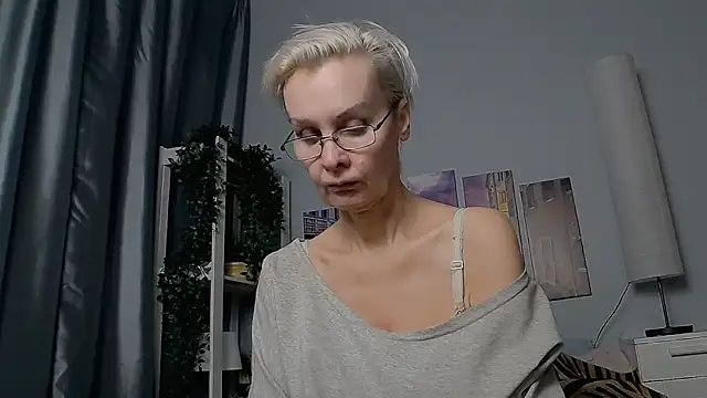 Snapshot of HelgaHimmell chatting on January 21, 2025, 10:30 pm HelgaHimmell online show from January 21, 2025, 10:30 pm