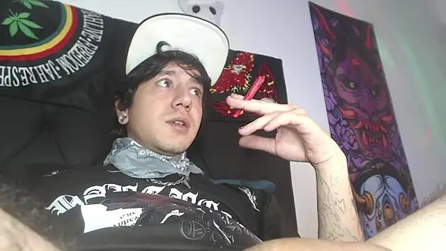 Snapshot of AndyBetti chatting on May 19, 2026, 11:45 pm AndyBetti online show from May 19, 2026, 11:45 pm