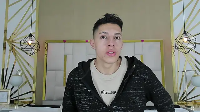 Snapshot of thiago19s chatting on November 21, 2025, 7:13 pm thiago19s online show from November 21, 2025, 7:13 pm